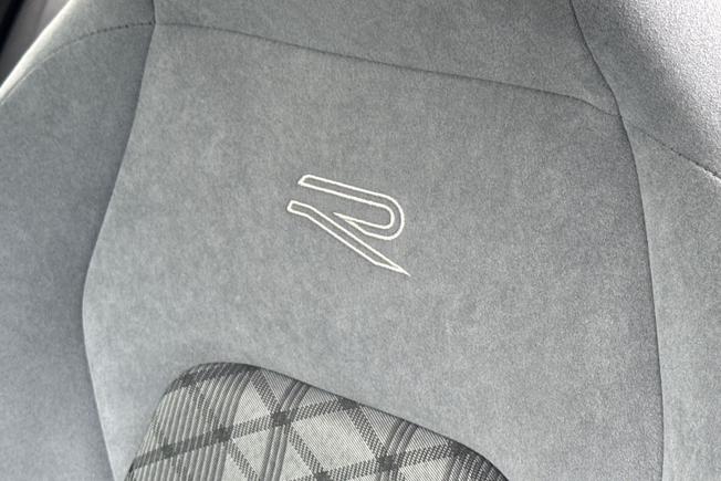 VOLKSWAGEN Golf Photo 44