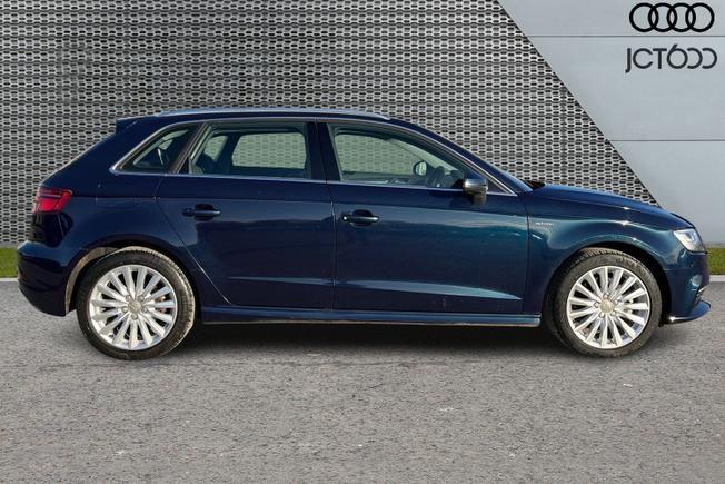 AUDI A3 Photo 4