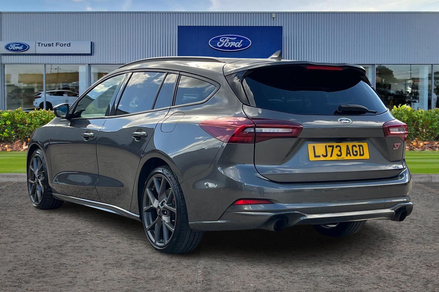 Ford Focus Photo 1