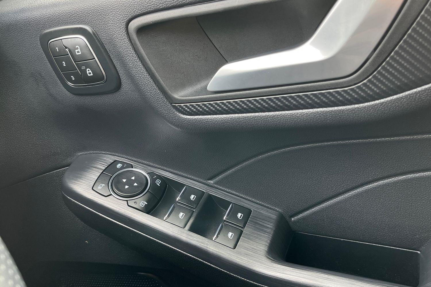 Ford KUGA Photo 15