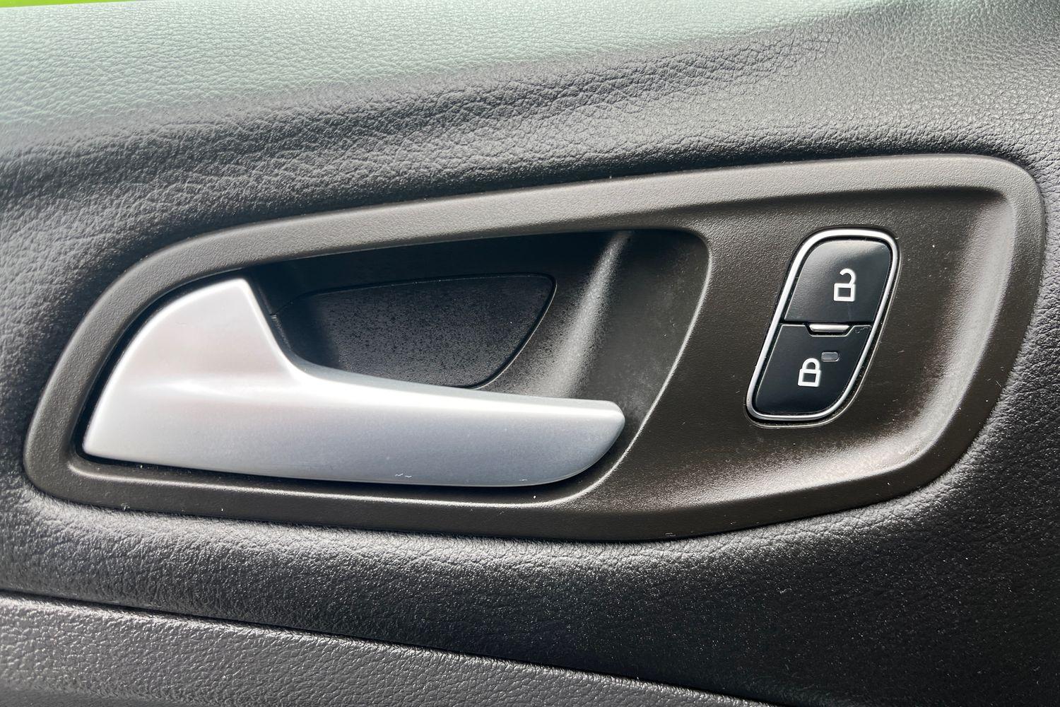 Ford KUGA Photo 22