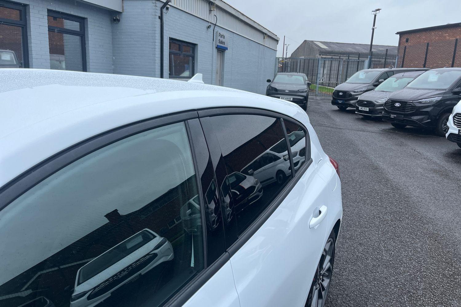 Ford FOCUS Photo 22