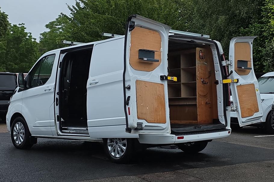Used Ford TRANSIT CUSTOM YR21SKO 7