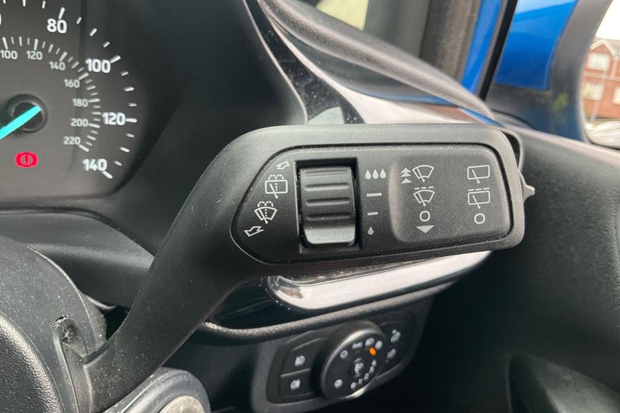 Ford FIESTA Photo autoimg-2989546aa7b67c7edfd39a949e0b88ac93853807.jpg