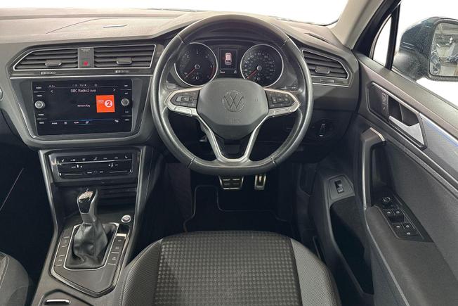 VOLKSWAGEN Tiguan Photo 11