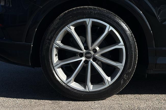 Audi Q4 e-tron Photo 5
