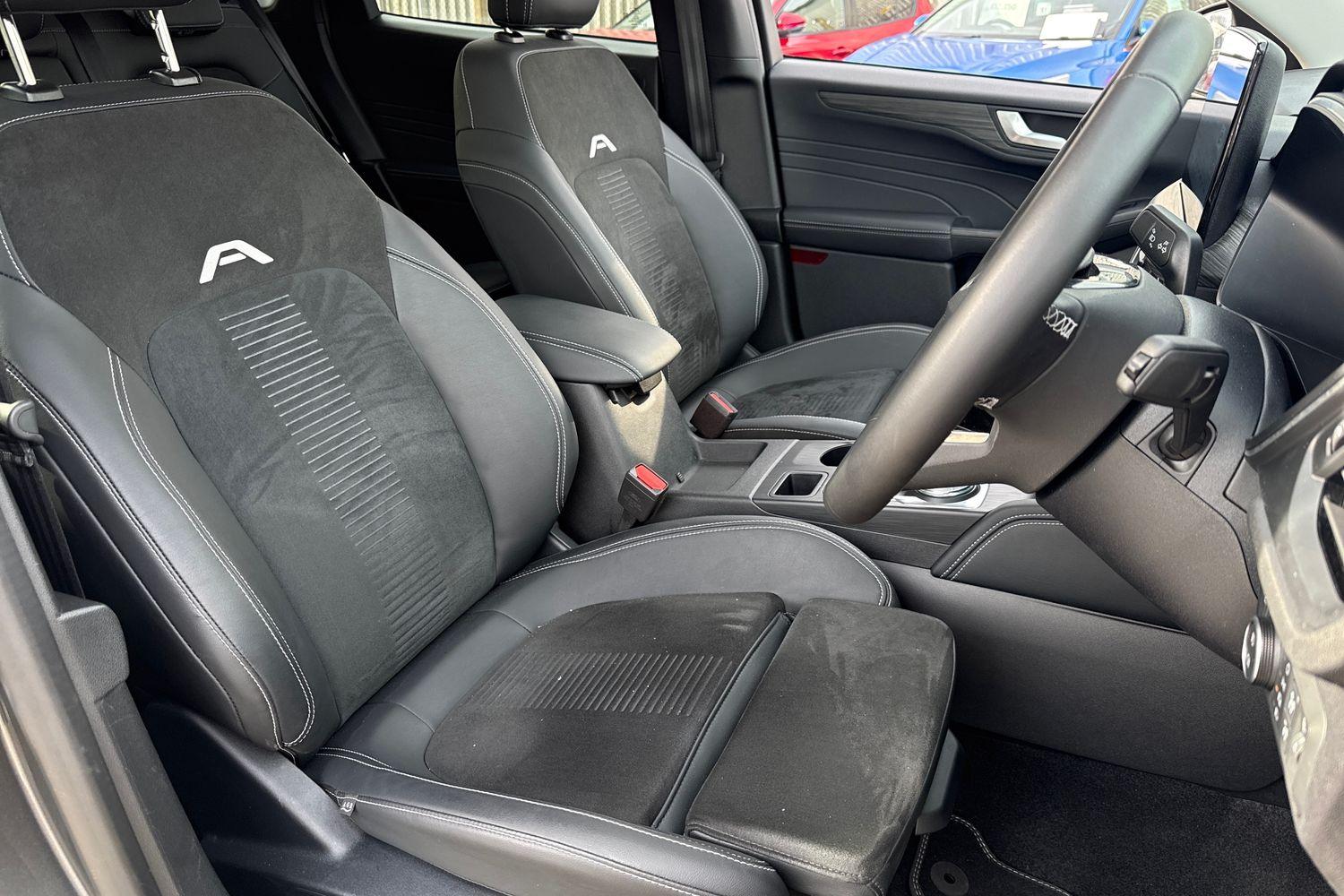 Ford KUGA Photo 16