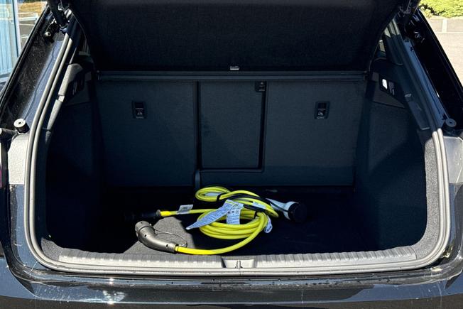 AUDI  Q4 Photo 12