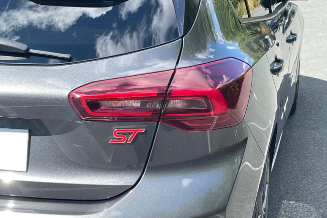 FORD Focus Photo 18