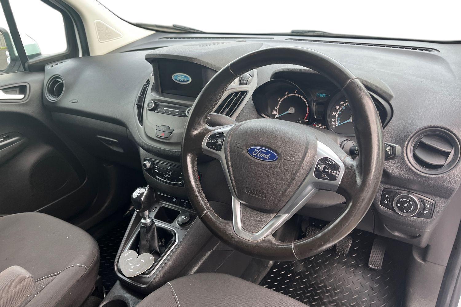 Ford TRANSIT COURIER Photo 13