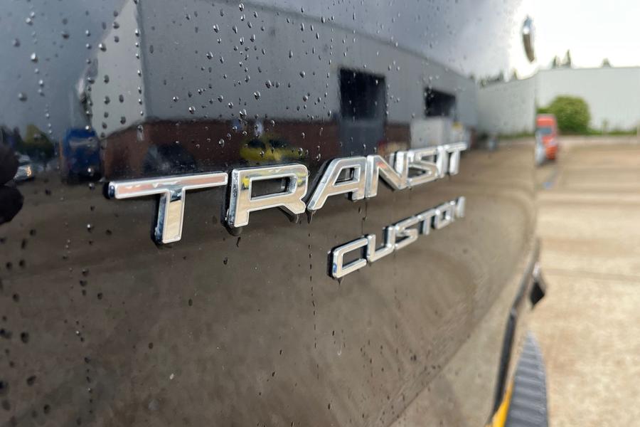 Ford TRANSIT CUSTOM Photo autoimg-29a3428729cd6683386989d2cf254cd2a6249912.jpg