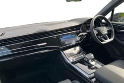Audi Q7 Photo 2