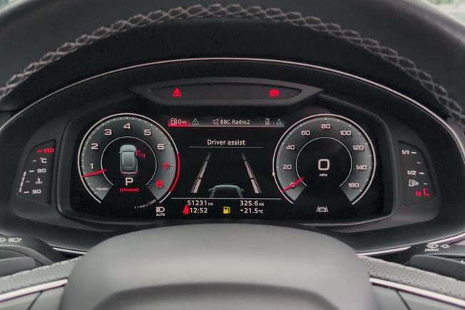 AUDI Q8 Photo 15