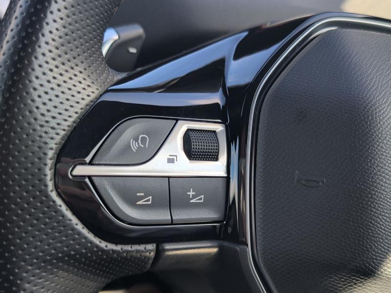 Used Peugeot 3008 EJ23VAX 44