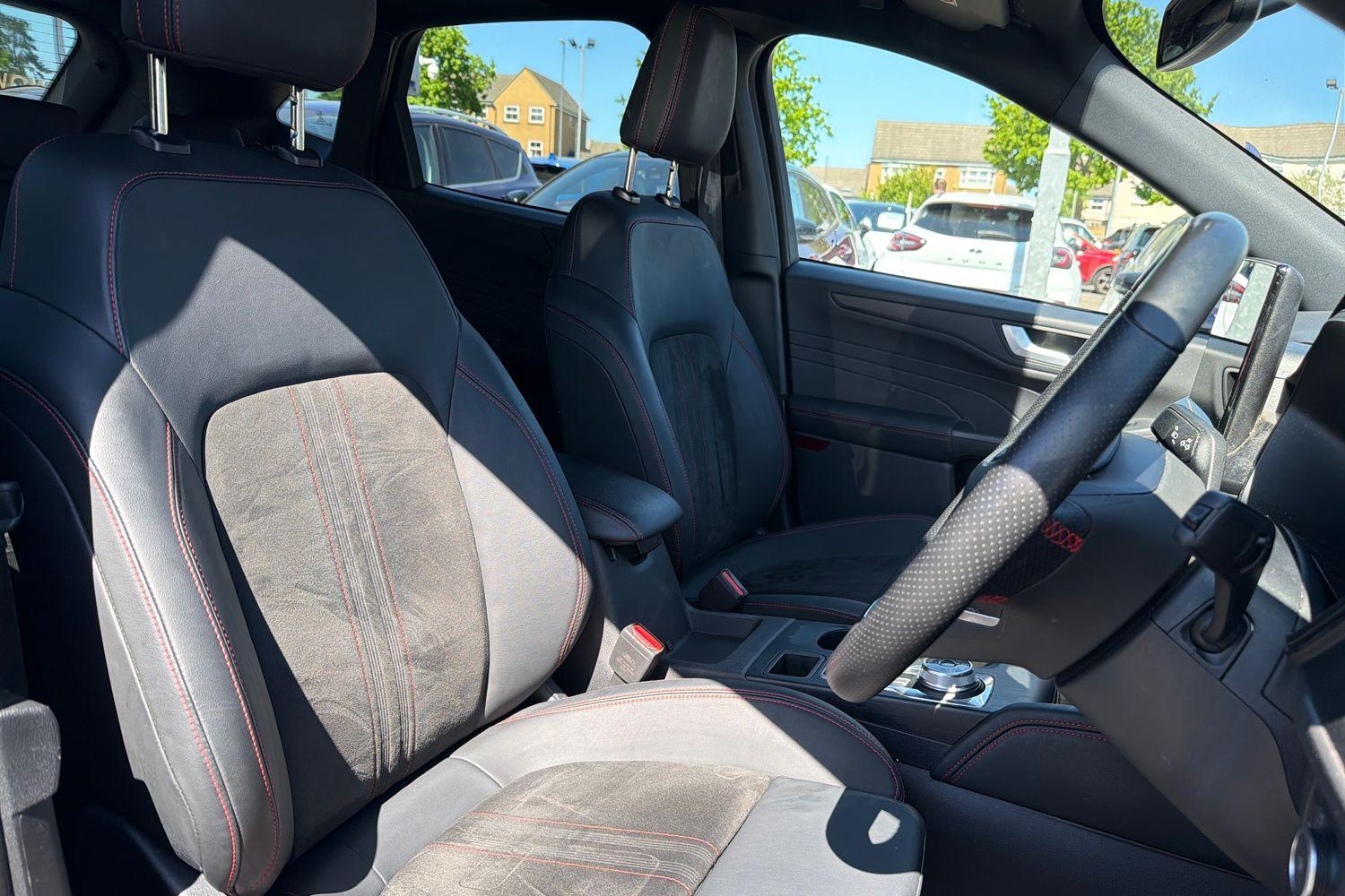 Ford KUGA Photo 16