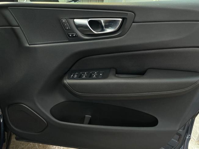VOLVO XC60 Photo 30