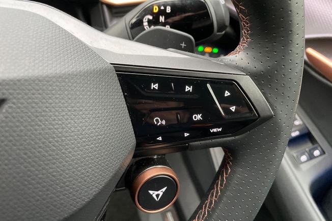 CUPRA Tavascan Photo 17