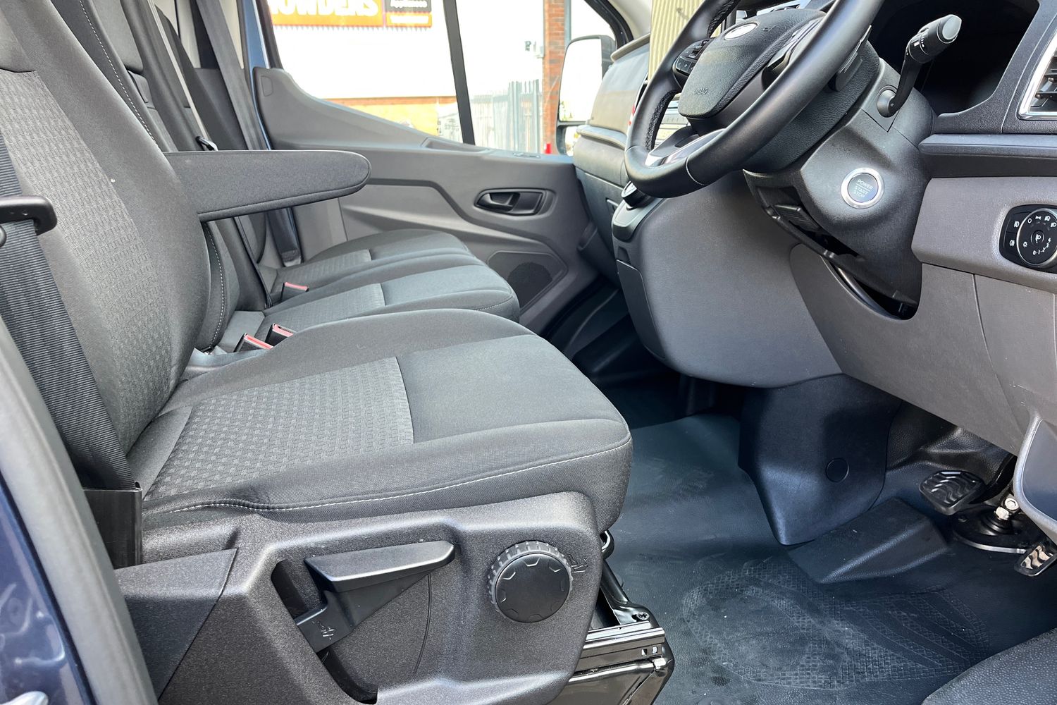 Ford TRANSIT Photo 31
