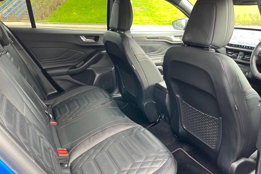 Ford FOCUS Photo autoimg-29adfa12d368c5613ce7eda355d71455d73612f1.jpg
