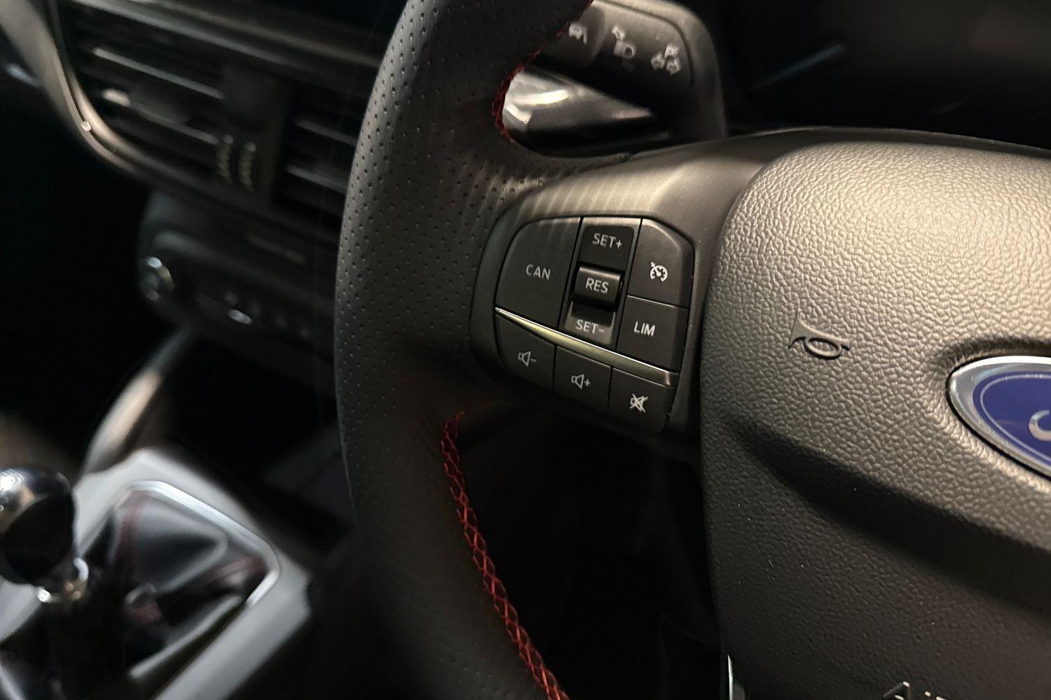 Ford FOCUS Photo 28
