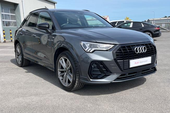 AUDI Q3 Photo 21