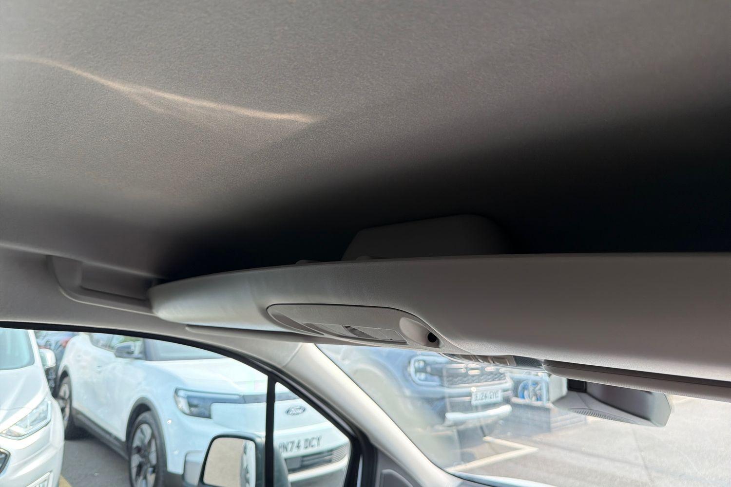 Ford TRANSIT CONNECT Photo 8