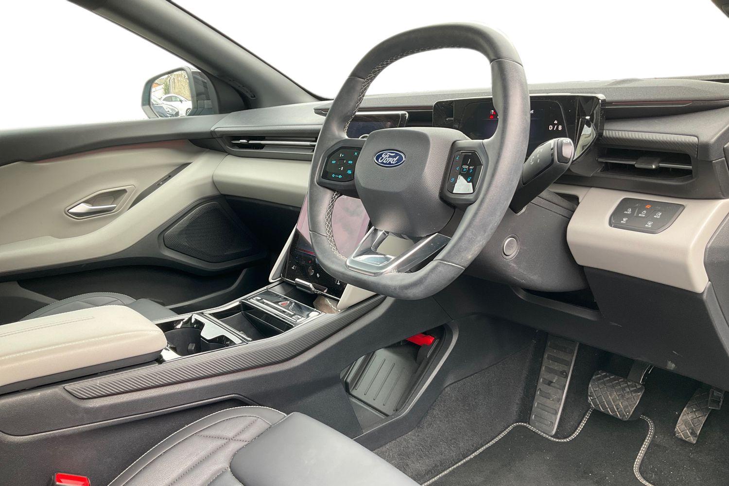 Ford Explorer Photo 8