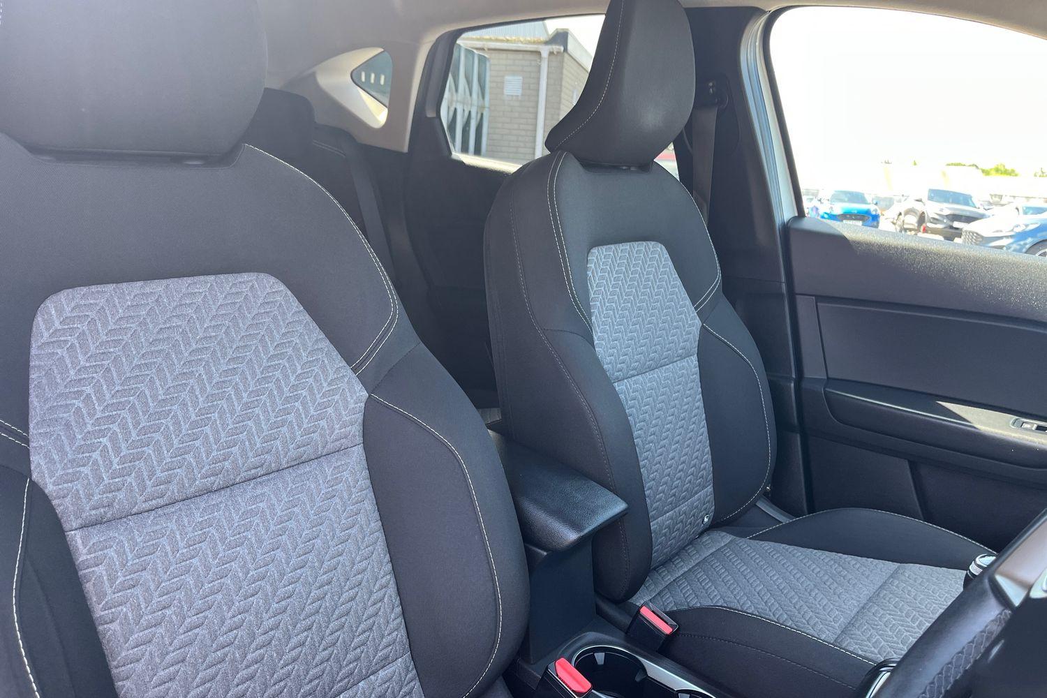 Renault CAPTUR Photo 16