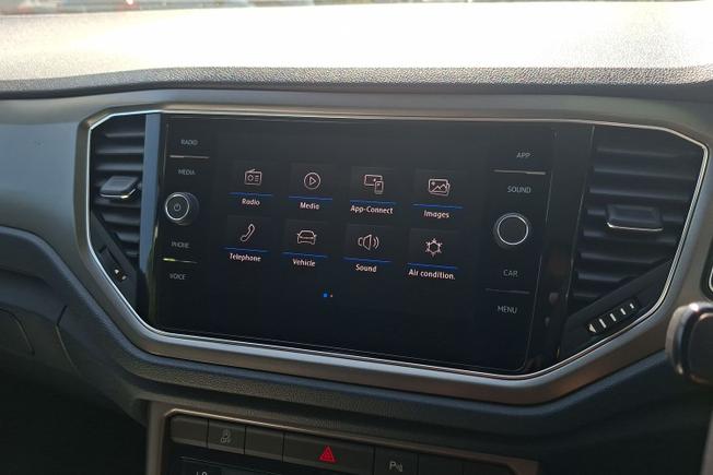 Volkswagen T-Roc Photo 13