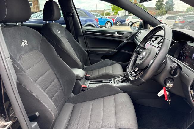 VOLKSWAGEN Golf Photo 40