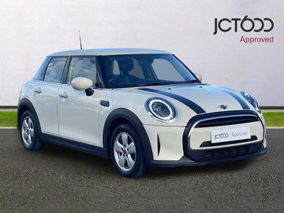 2021 MINI Hatch 1.5 Cooper Classic Hatchback 5dr Petrol Steptronic Euro 6 (s/s) (136 ps) at JCT600