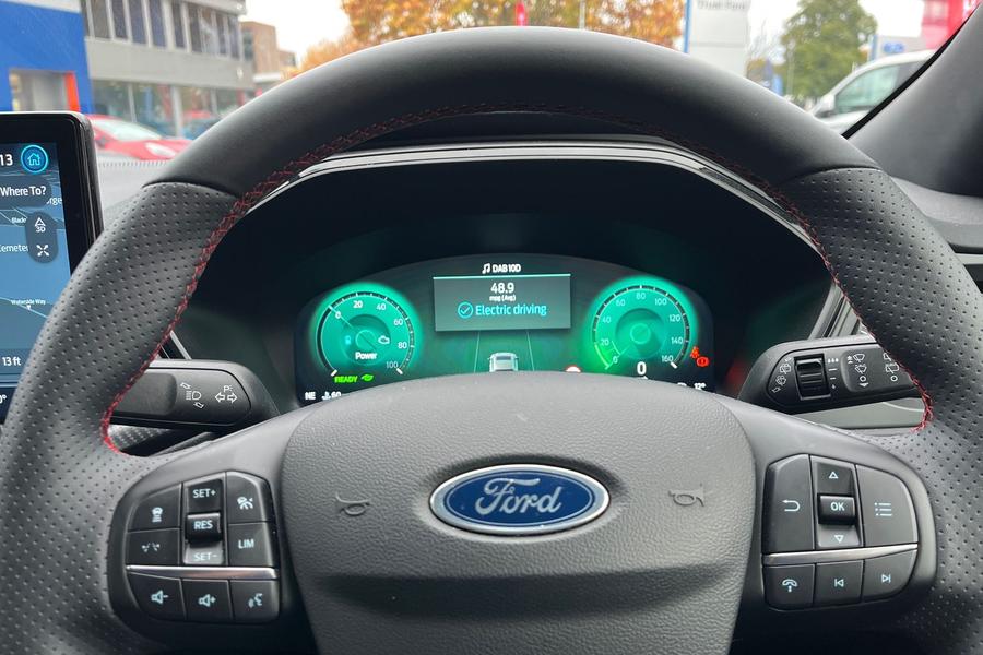 Ford KUGA Photo autoimg-29beedb00ee636bbf729c4e097bba0ce5193d394.jpg