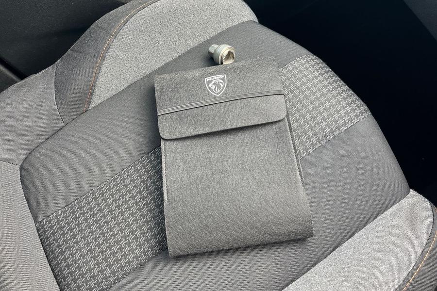 Peugeot 5008 Photo autoimg-29c03a02e25f821a26b4ec15f4abadb98bc152e0.jpg