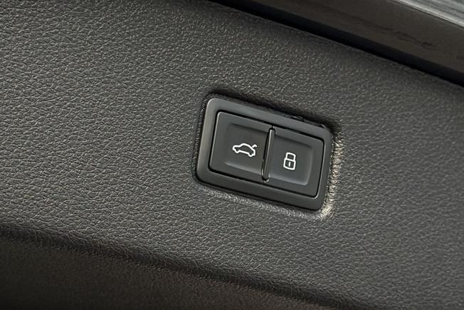 AUDI Q7 Photo 48