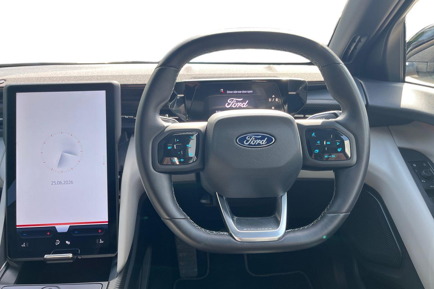 Ford Explorer Photo 10