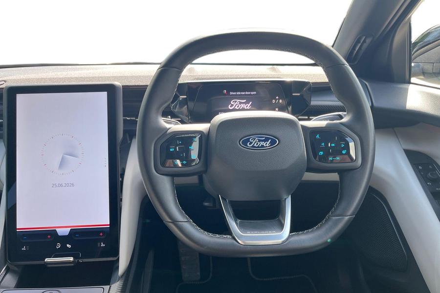 Ford Explorer Photo autoimg-29ce86d9cd369555d58ed78688eae61bacace2b1.jpg