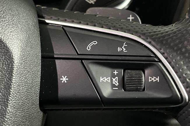 AUDI Q3 Photo 17