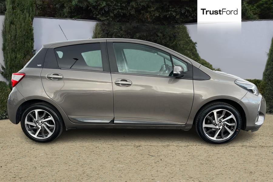 Toyota Yaris Photo autoimg-29d405dabafb0e8fdcc4b5a3cd886a46166409a6.jpg