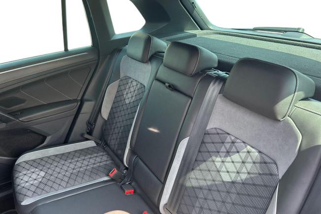 VOLKSWAGEN Tiguan Photo 9