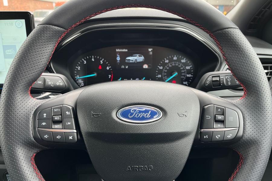 Ford Focus Photo autoimg-29dbb9fa4ff956d2217cb305f709f9704006a449.jpg