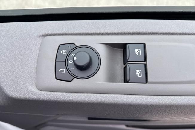 VOLKSWAGEN Transporter Photo 34