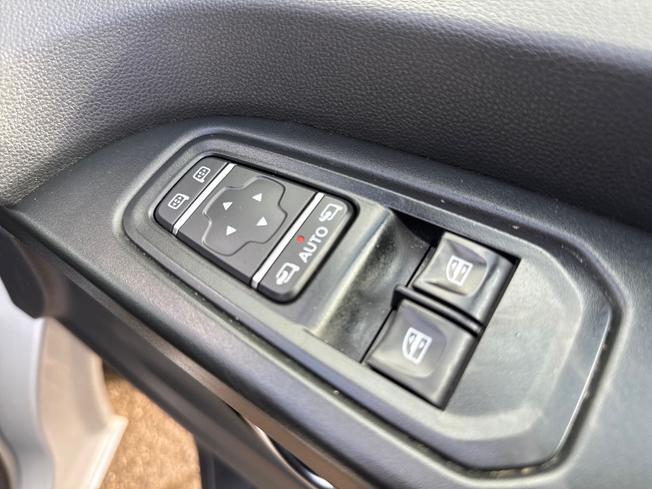 RENAULT Trafic Photo 40