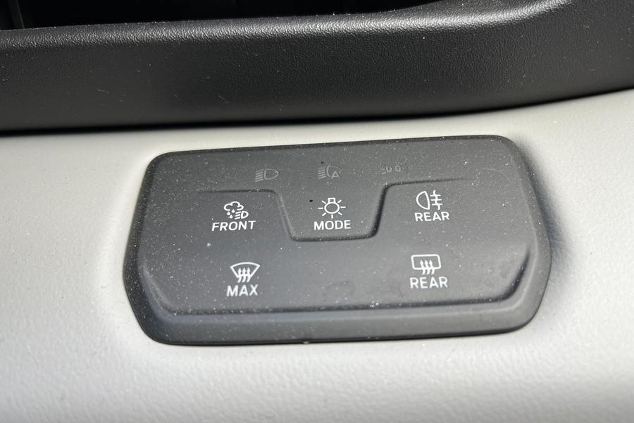 Ford Explorer Photo autoimg-29e28fcfbd4e50c51d8d65e11eb4bf46f05389d8.jpg