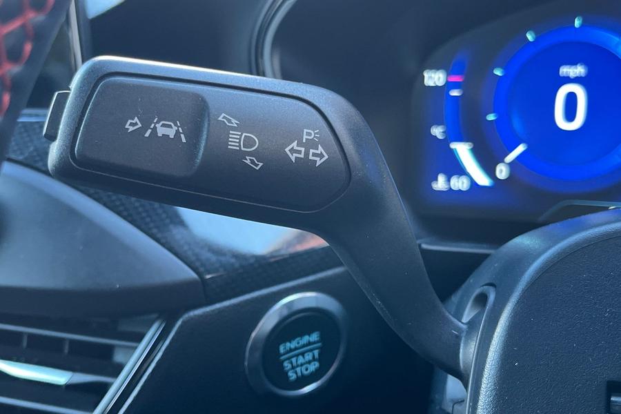 Ford FOCUS Photo autoimg-29e2e2e7cfdb09cbb40f0e2f3e892f93d354fa20.jpg
