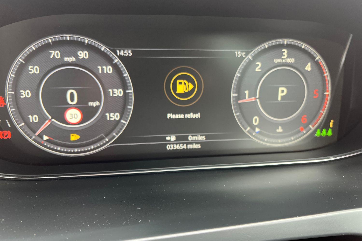 Jaguar E-PACE Photo 12