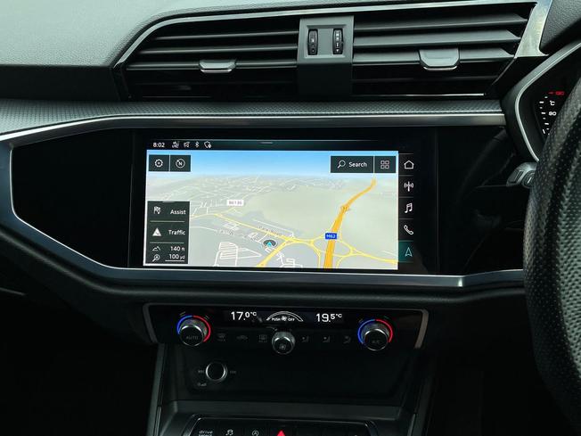 AUDI Q3 Photo 14