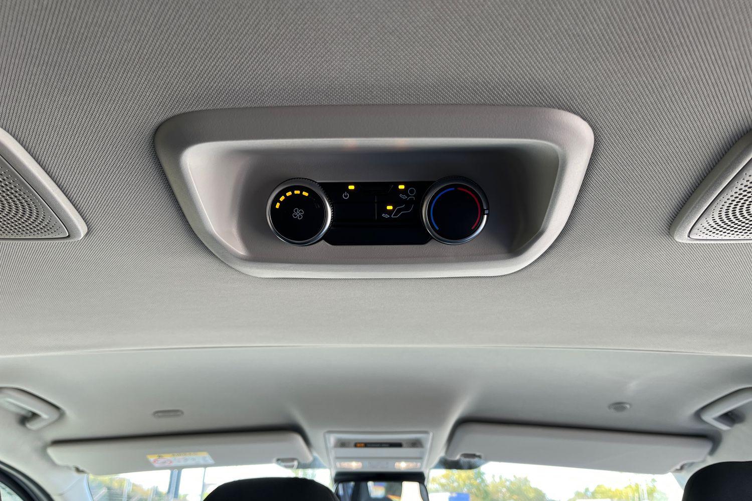 Ford TOURNEO CUSTOM Photo 40