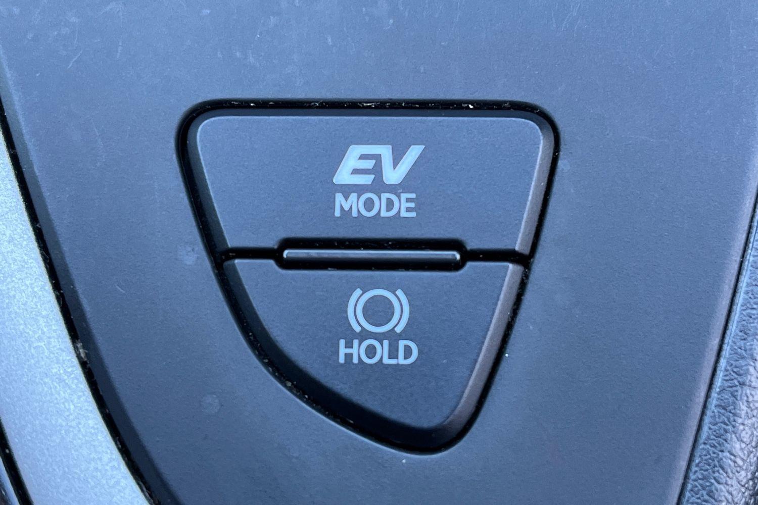 Lexus UX Photo 27