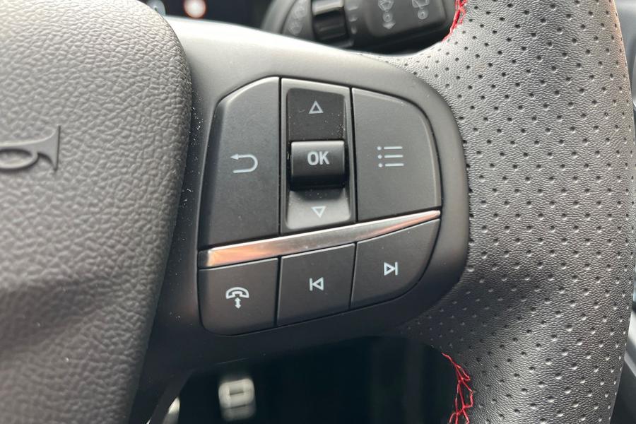 Ford KUGA Photo autoimg-29e6b1d0b2b83cd9ef6f7cca26002b55712ab723.jpg