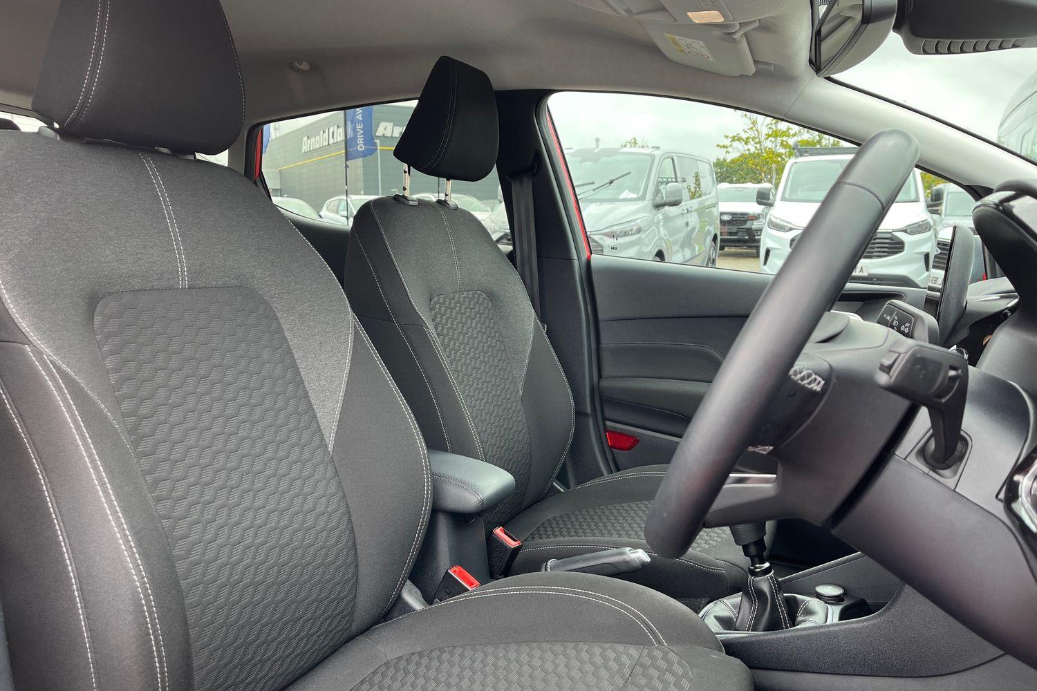 Ford Fiesta Photo 16